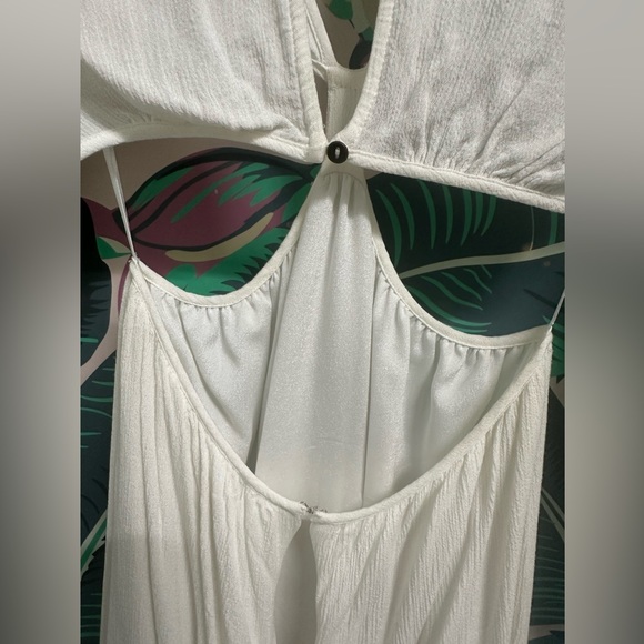 WAYF Cut out maxi dress - Picture 10 of 16